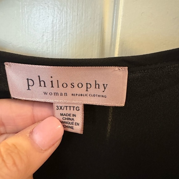 Black philosophy plus size blouse - Picture 4 of 5